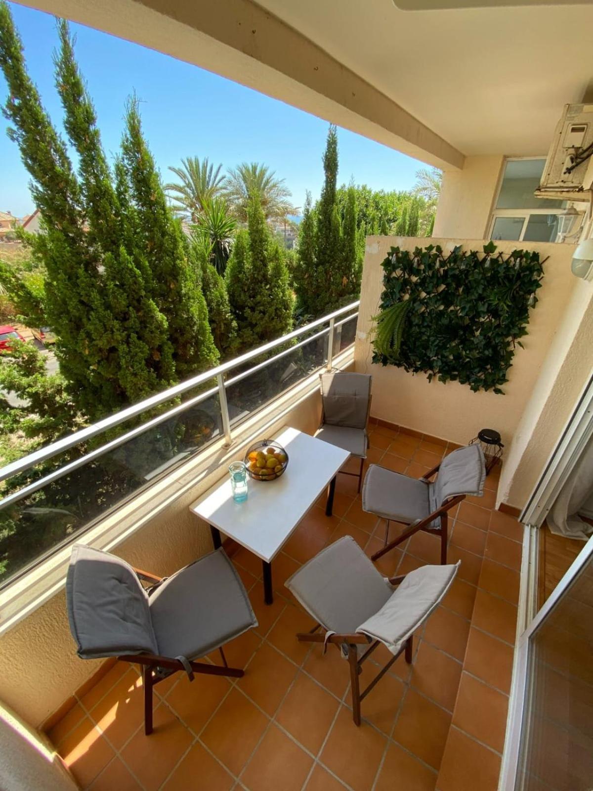 Апартаменти Klimatyczny Loft I Egzotyczny Basen Бенальмадена Екстер'єр фото